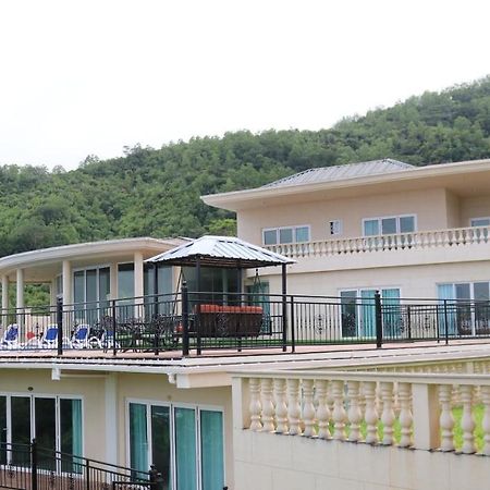 Amanda Villa - Best Value Mountain Top Inn أو كاب المظهر الخارجي الصورة