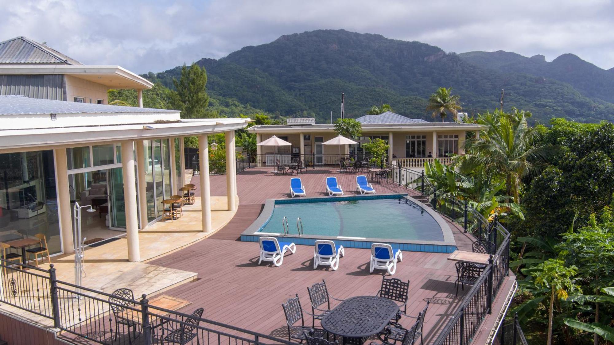 Amanda Villa - Best Value Mountain Top Inn أو كاب المظهر الخارجي الصورة
