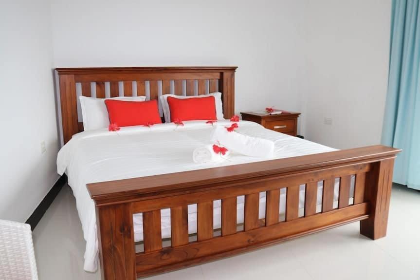 Amanda Villa - Best Value Mountain Top Inn أو كاب المظهر الخارجي الصورة
